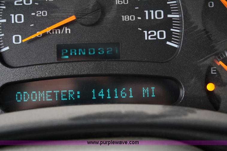 image for item 5027 2003 Chevrolet 1500HD crew-cab pickup