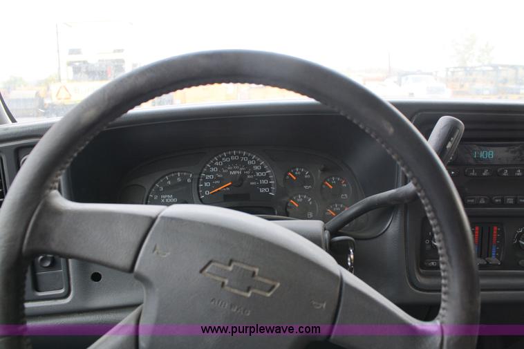 image for item 5027 2003 Chevrolet 1500HD crew-cab pickup