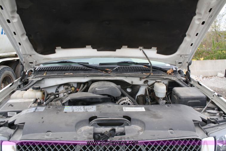 image for item 5027 2003 Chevrolet 1500HD crew-cab pickup