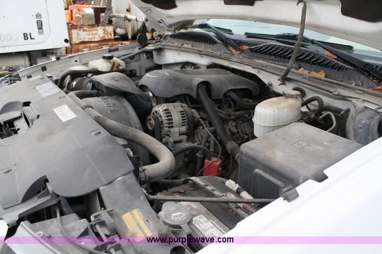 image for item 5027 2003 Chevrolet 1500HD crew-cab pickup