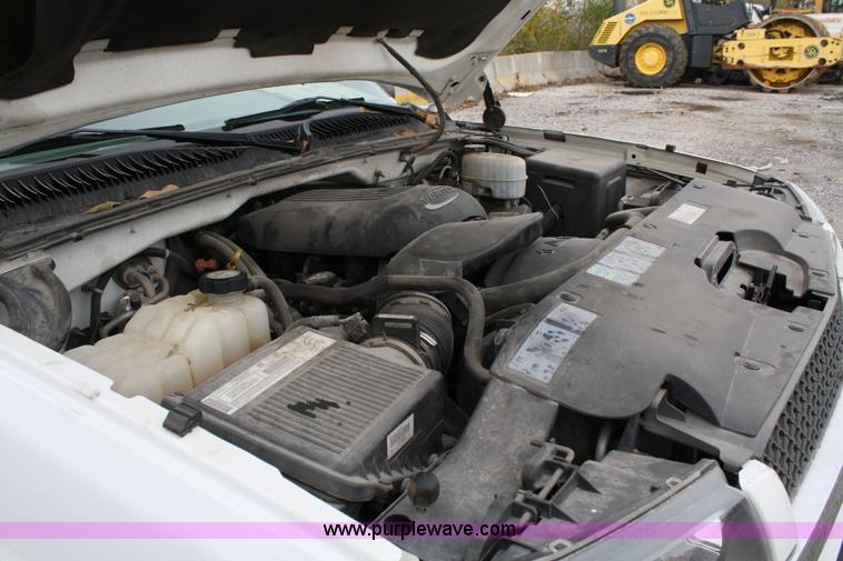 image for item 5027 2003 Chevrolet 1500HD crew-cab pickup