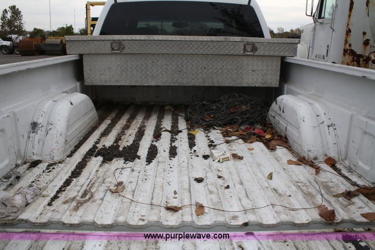 image for item 5027 2003 Chevrolet 1500HD crew-cab pickup