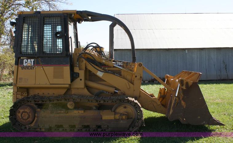image for item 5028 2005 Caterpillar 939C track loader