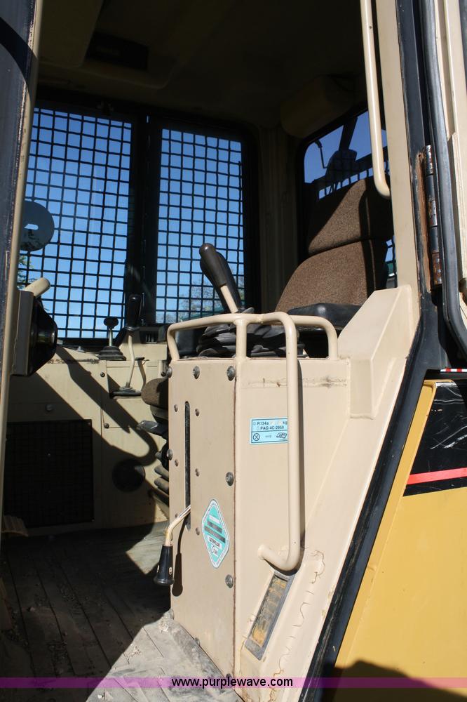image for item 5028 2005 Caterpillar 939C track loader
