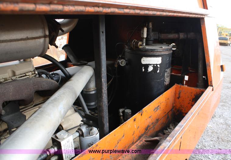 image for item 5088 Sullivan D185 QV air compressor