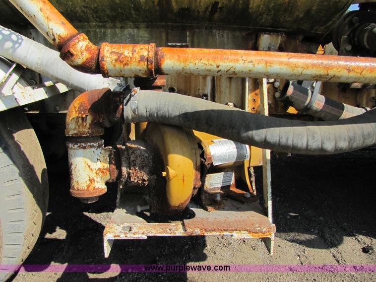 image for item 5253 1974 International Transtar 4200 water truck