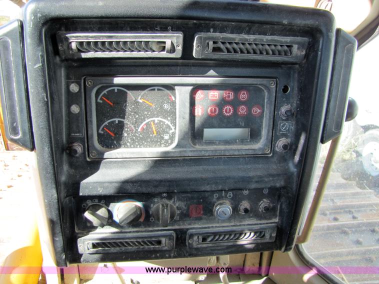 image for item 5282 2001 Caterpillar D6M LGP dozer with Trimble GCS900 3D Automatic Grade Control System