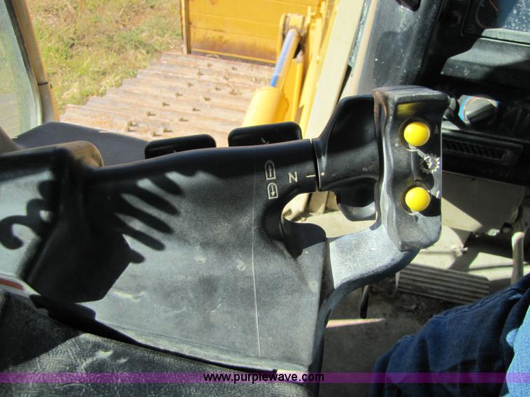 image for item 5282 2001 Caterpillar D6M LGP dozer with Trimble GCS900 3D Automatic Grade Control System