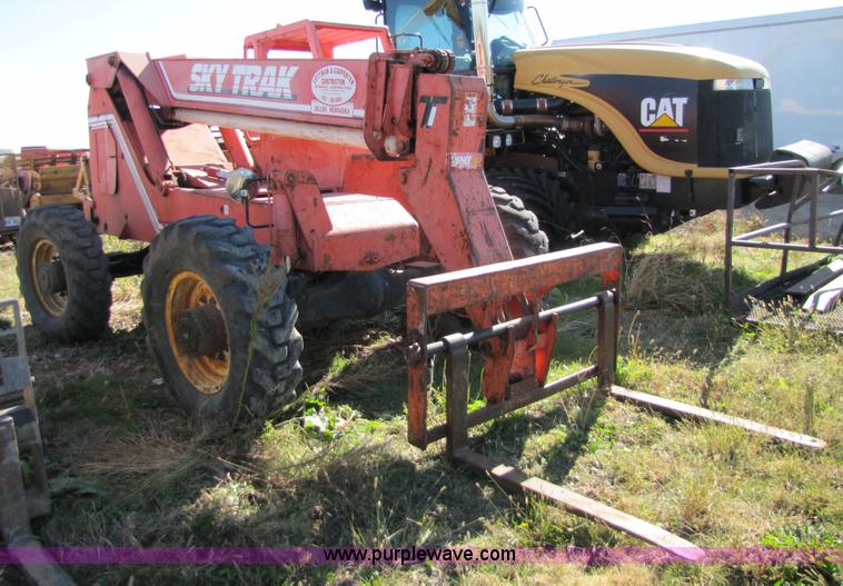 image for item 5283 SkyTrak 6036 telehandler