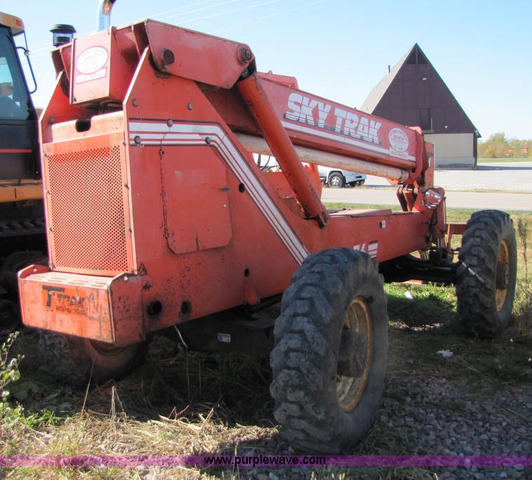 image for item 5283 SkyTrak 6036 telehandler