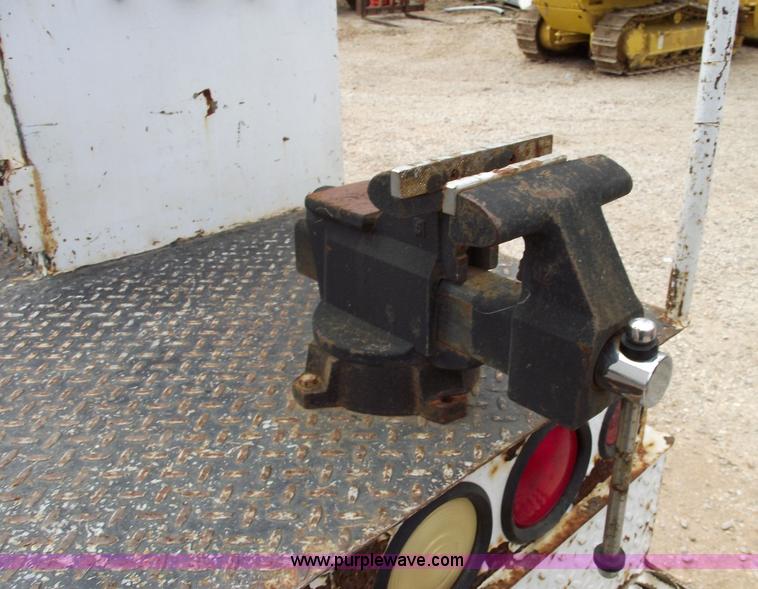 image for item 5488 1999 Ford F450 utility bucket truck