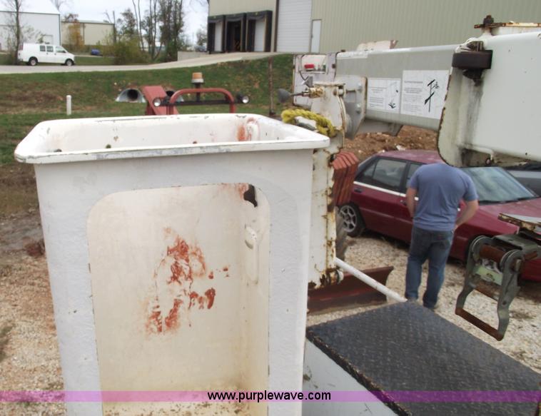 image for item 5488 1999 Ford F450 utility bucket truck