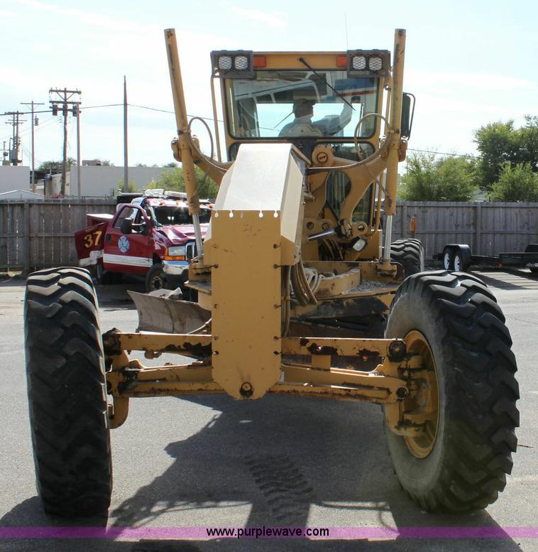 image for item 6194 1995 Caterpillar 140H motor grader