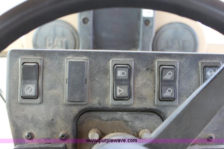 image for item 6194 1995 Caterpillar 140H motor grader