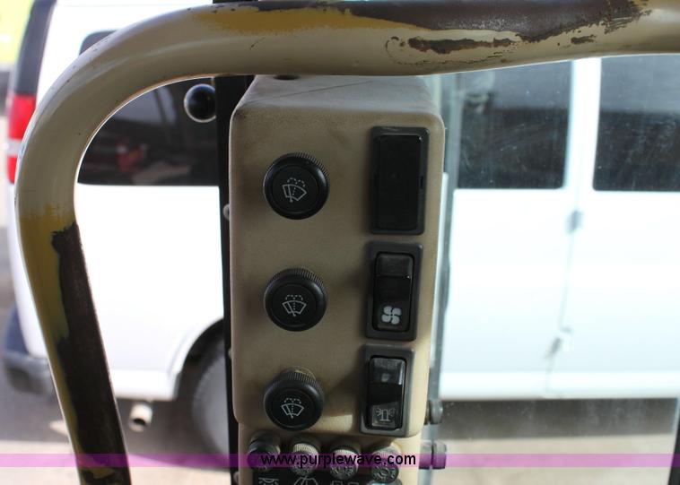 image for item 6194 1995 Caterpillar 140H motor grader