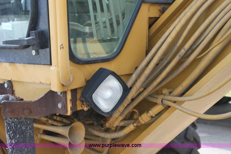 image for item 6194 1995 Caterpillar 140H motor grader