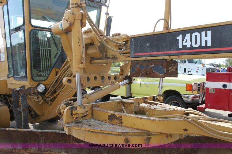 image for item 6194 1995 Caterpillar 140H motor grader