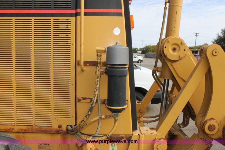 image for item 6194 1995 Caterpillar 140H motor grader