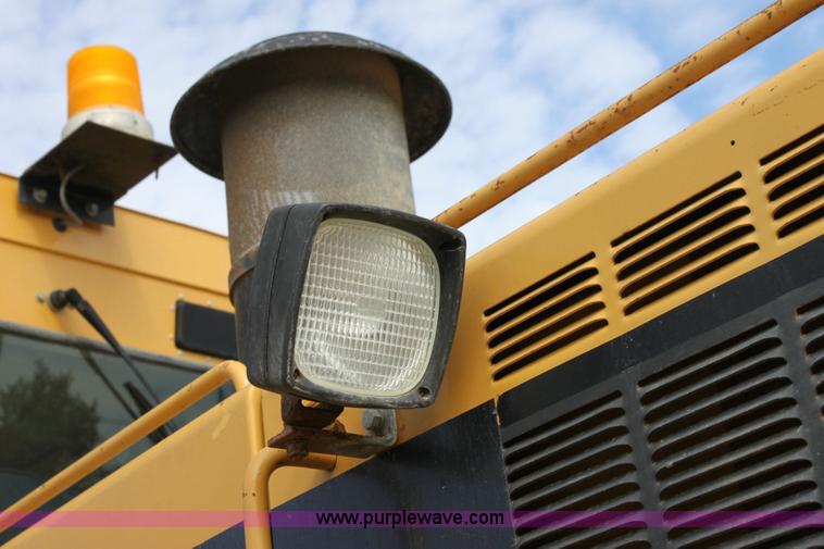 image for item 6194 1995 Caterpillar 140H motor grader