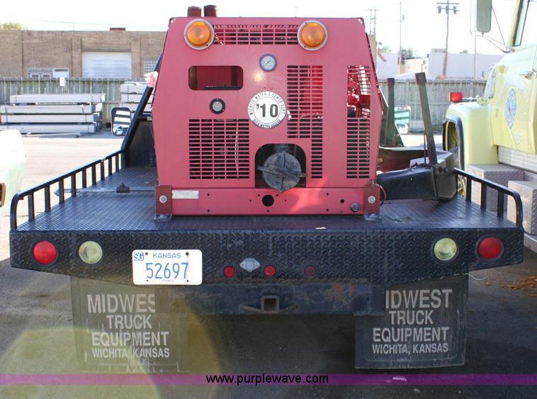 image for item 6256 2000 Chevrolet K3500 flat-bed pickup