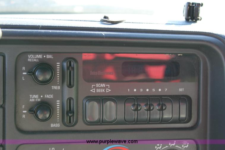 image for item 6256 2000 Chevrolet K3500 flat-bed pickup