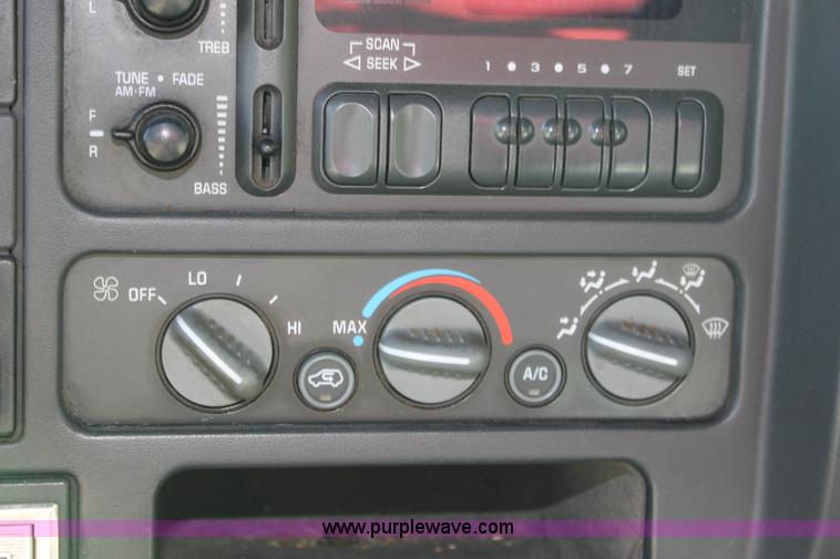 image for item 6256 2000 Chevrolet K3500 flat-bed pickup