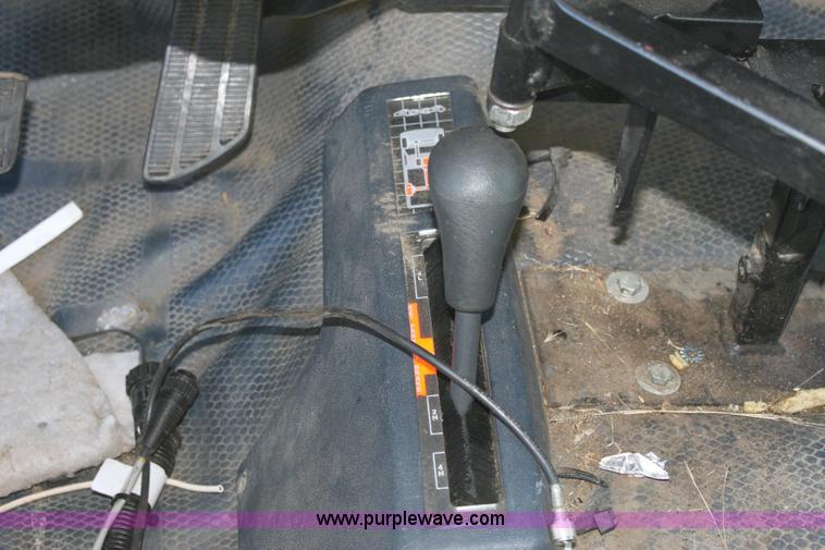 image for item 6256 2000 Chevrolet K3500 flat-bed pickup