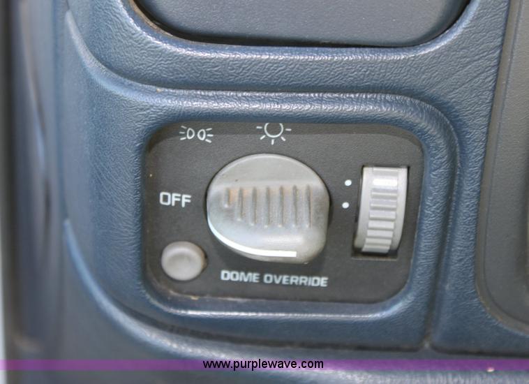 image for item 6256 2000 Chevrolet K3500 flat-bed pickup