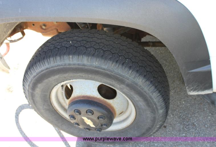 image for item 6256 2000 Chevrolet K3500 flat-bed pickup