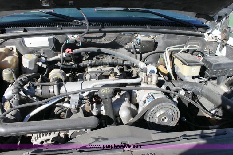 image for item 6256 2000 Chevrolet K3500 flat-bed pickup