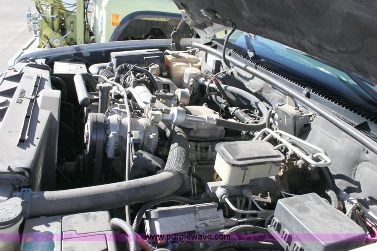 image for item 6256 2000 Chevrolet K3500 flat-bed pickup