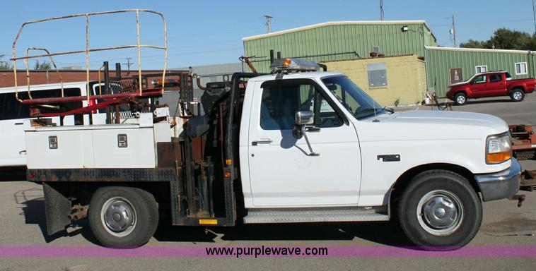image for item 6258 1996 Ford F250 flat-bed pickup