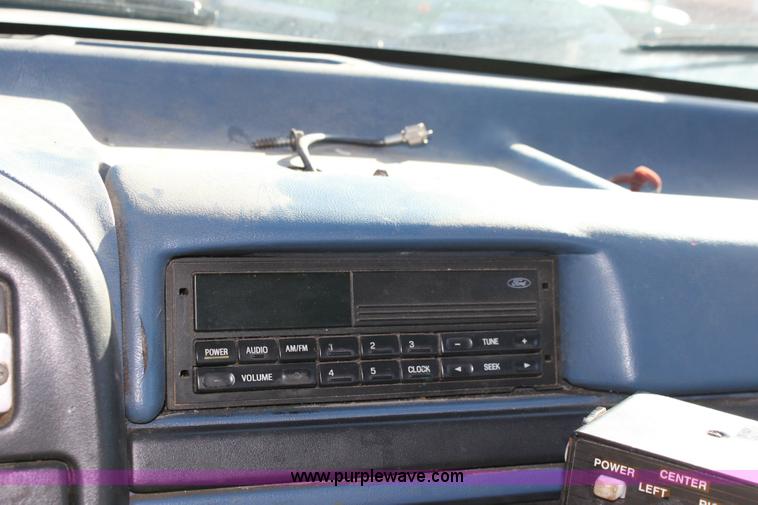 image for item 6258 1996 Ford F250 flat-bed pickup