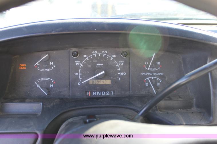 image for item 6258 1996 Ford F250 flat-bed pickup