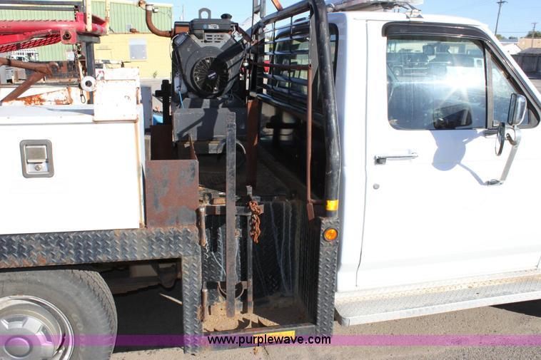 image for item 6258 1996 Ford F250 flat-bed pickup