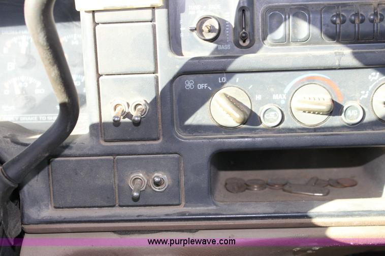 image for item 6259 1995 Chevrolet C3500-HD flat bed pickup