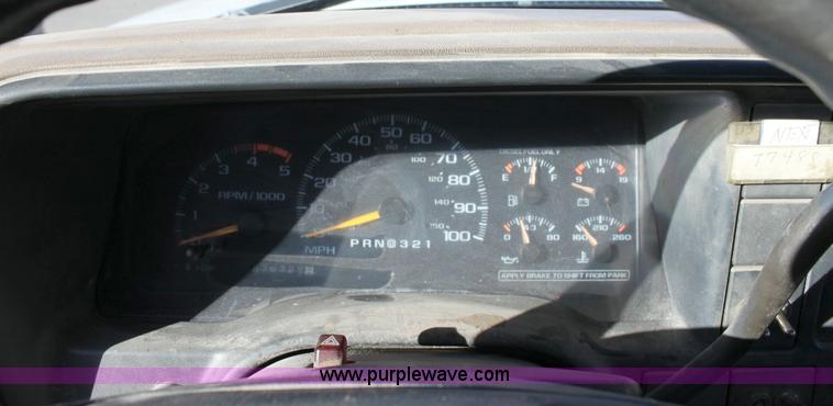 image for item 6259 1995 Chevrolet C3500-HD flat bed pickup