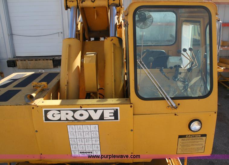 image for item 6518 Grove RT60S crane
