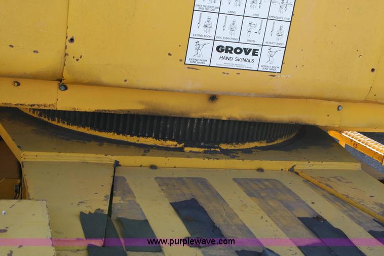image for item 6518 Grove RT60S crane