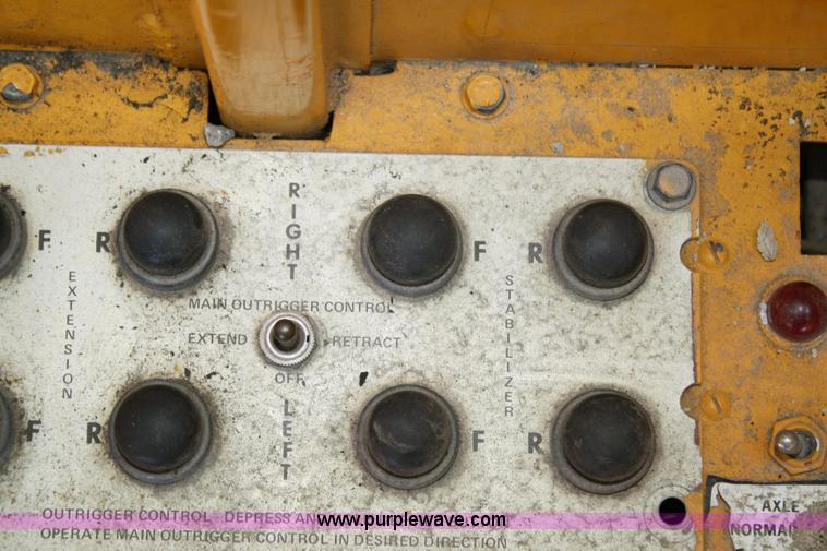 image for item 6518 Grove RT60S crane