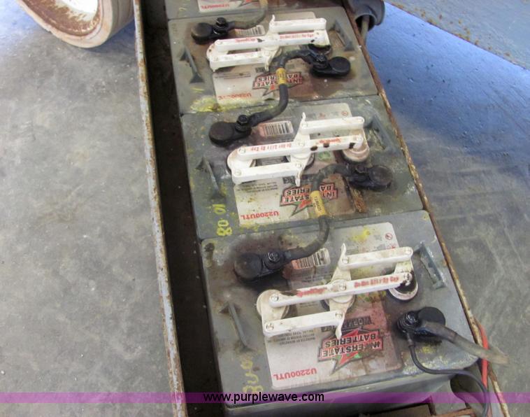 image for item 6564 2001 Skyjack SJIII 3226 scissor lift