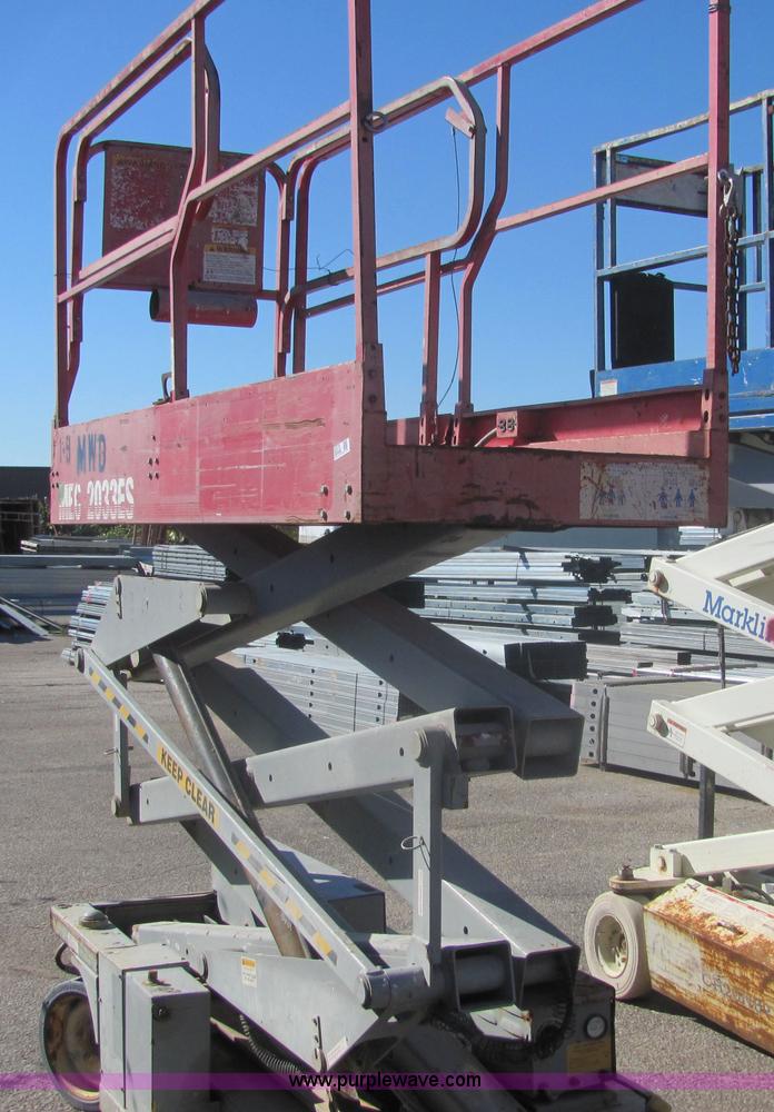 image for item 6578 1997 Mec 2033ES scissor lift