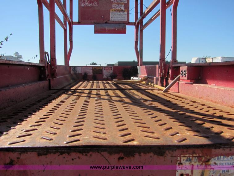 image for item 6578 1997 Mec 2033ES scissor lift