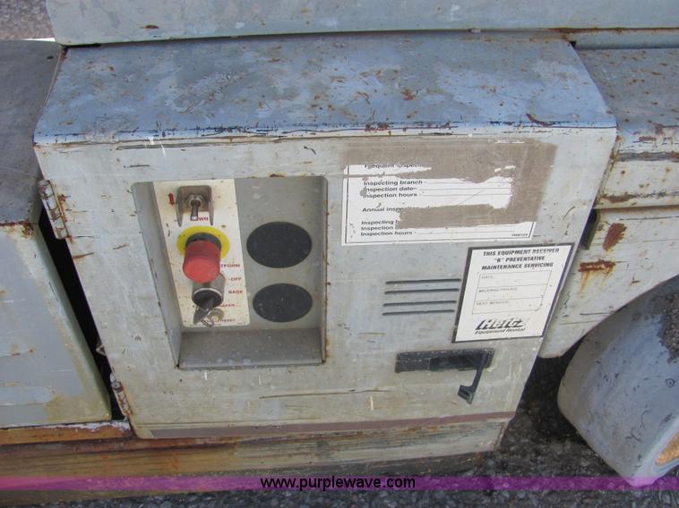 image for item 6578 1997 Mec 2033ES scissor lift