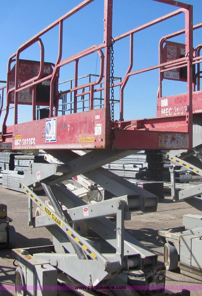 image for item 6579 1998 Mec 2033ES scissor lift