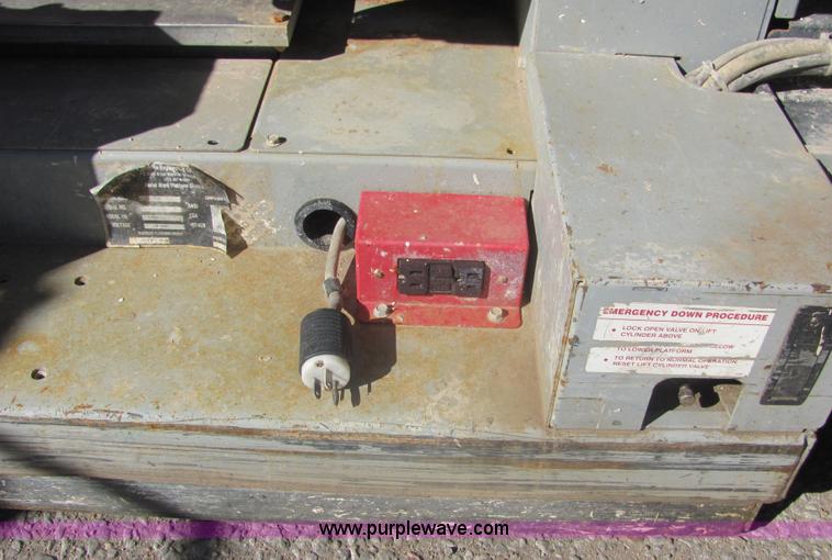 image for item 6579 1998 Mec 2033ES scissor lift