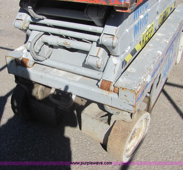 image for item 6582 Skyjack SJM3219 scissorlift