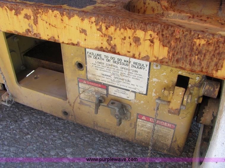 image for item 6583 Grove SM2632E scissor lift