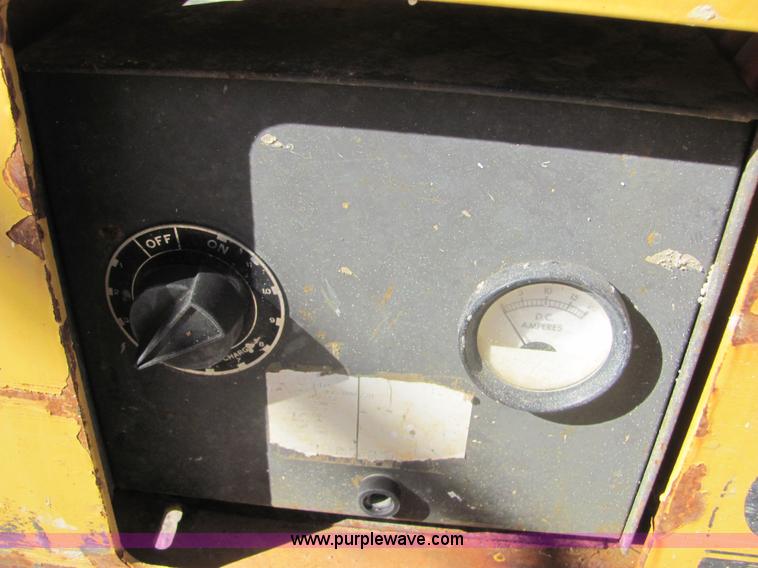 image for item 6583 Grove SM2632E scissor lift