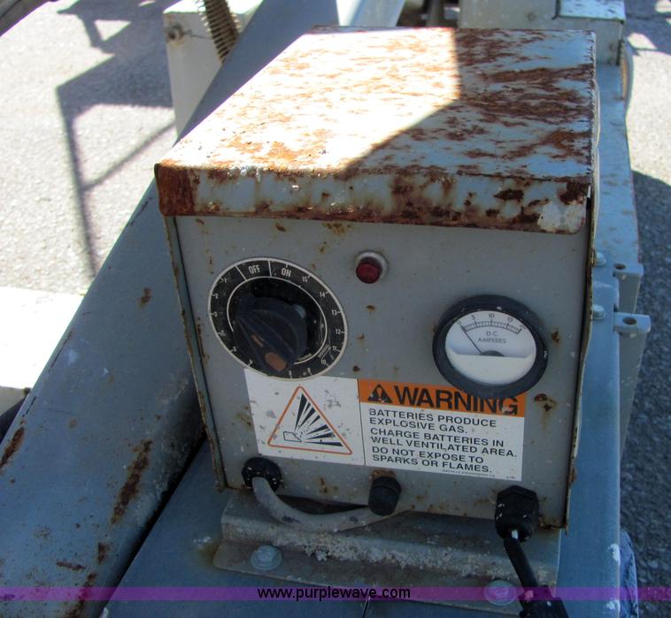 image for item 6584 1998 Mec 2033ES scissor lift